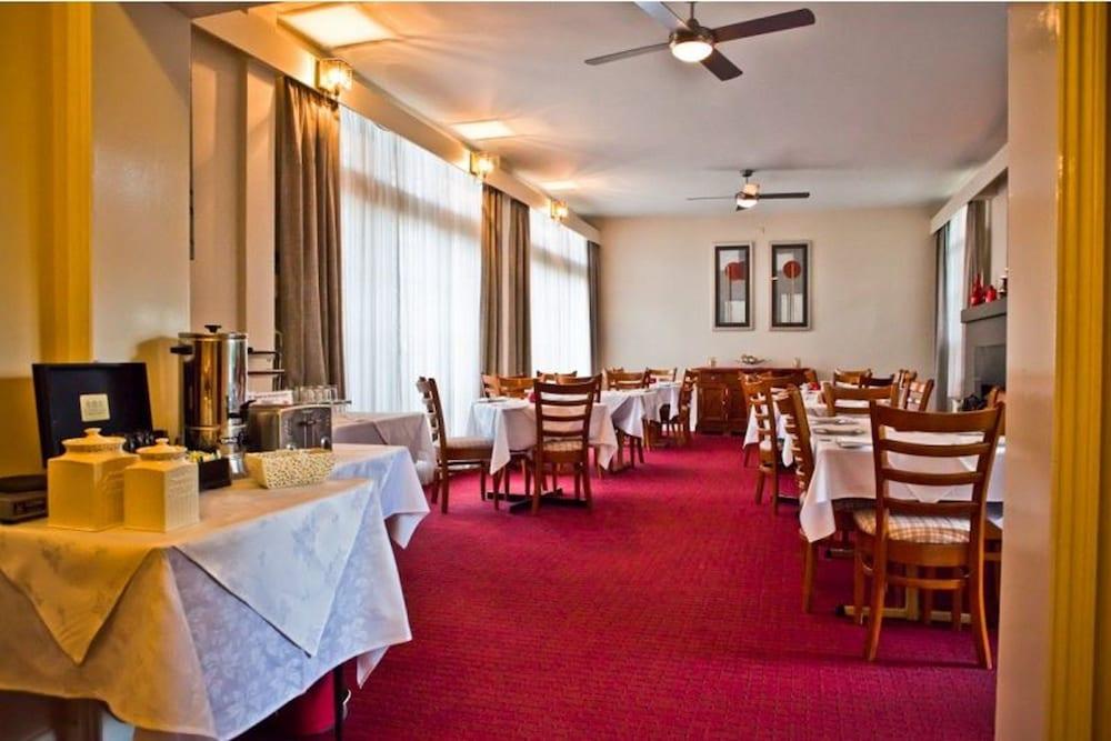 Abbotsleigh Motor Inn Армидейл Экстерьер фото