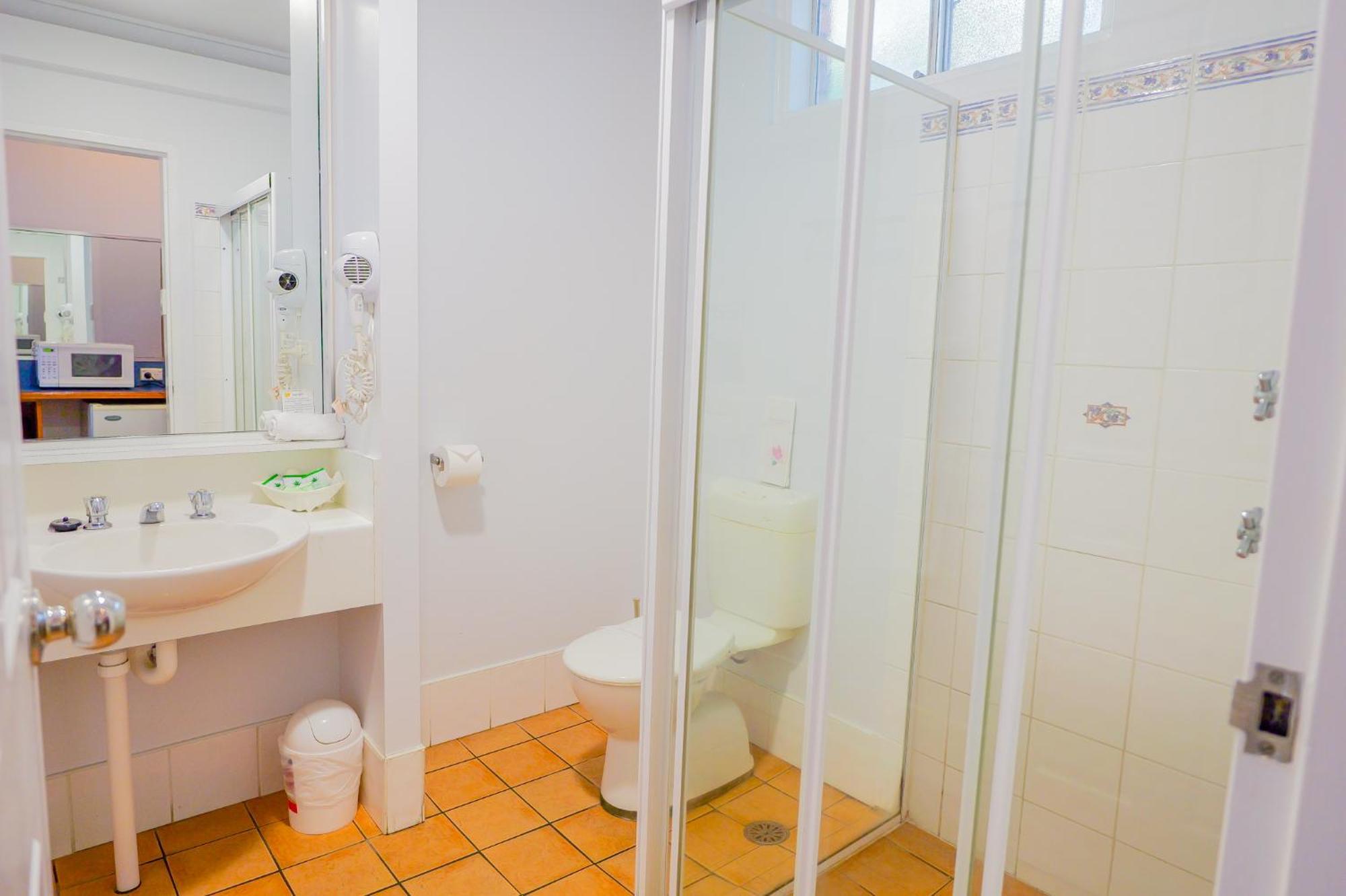 Abbotsleigh Motor Inn Армидейл Экстерьер фото
