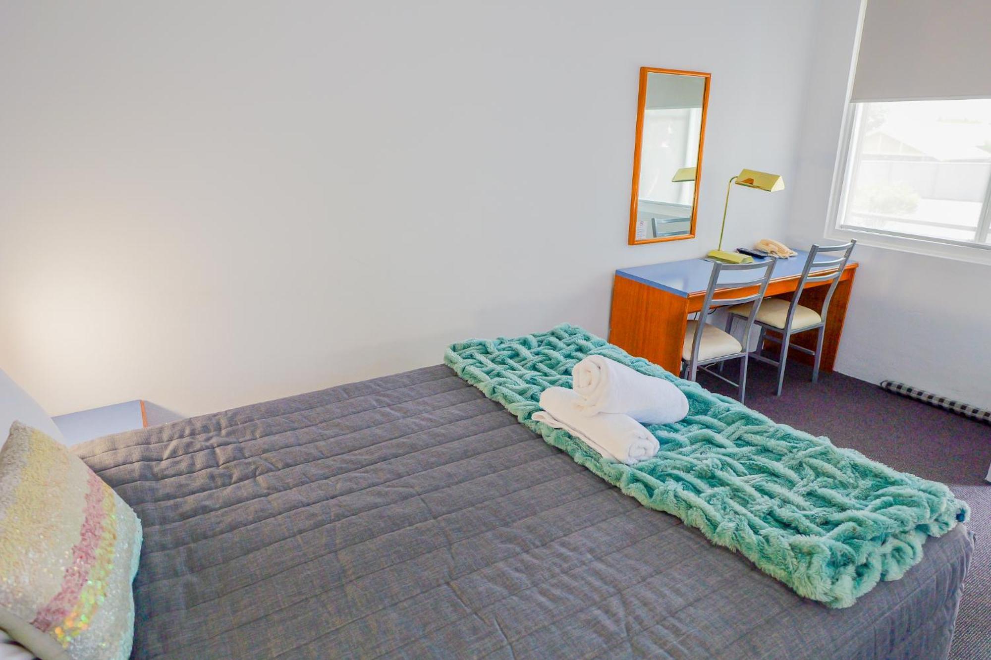 Abbotsleigh Motor Inn Армидейл Экстерьер фото