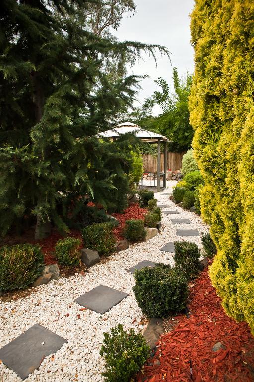 Abbotsleigh Motor Inn Армидейл Экстерьер фото
